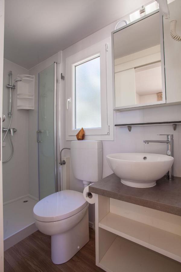 Mobile Homes Delta Marine At Campsite Lopari Nerezine Quarto foto